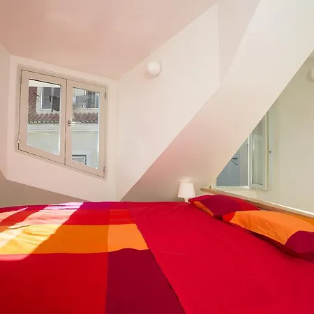 Apartment Duplex In Alfama Lisbon